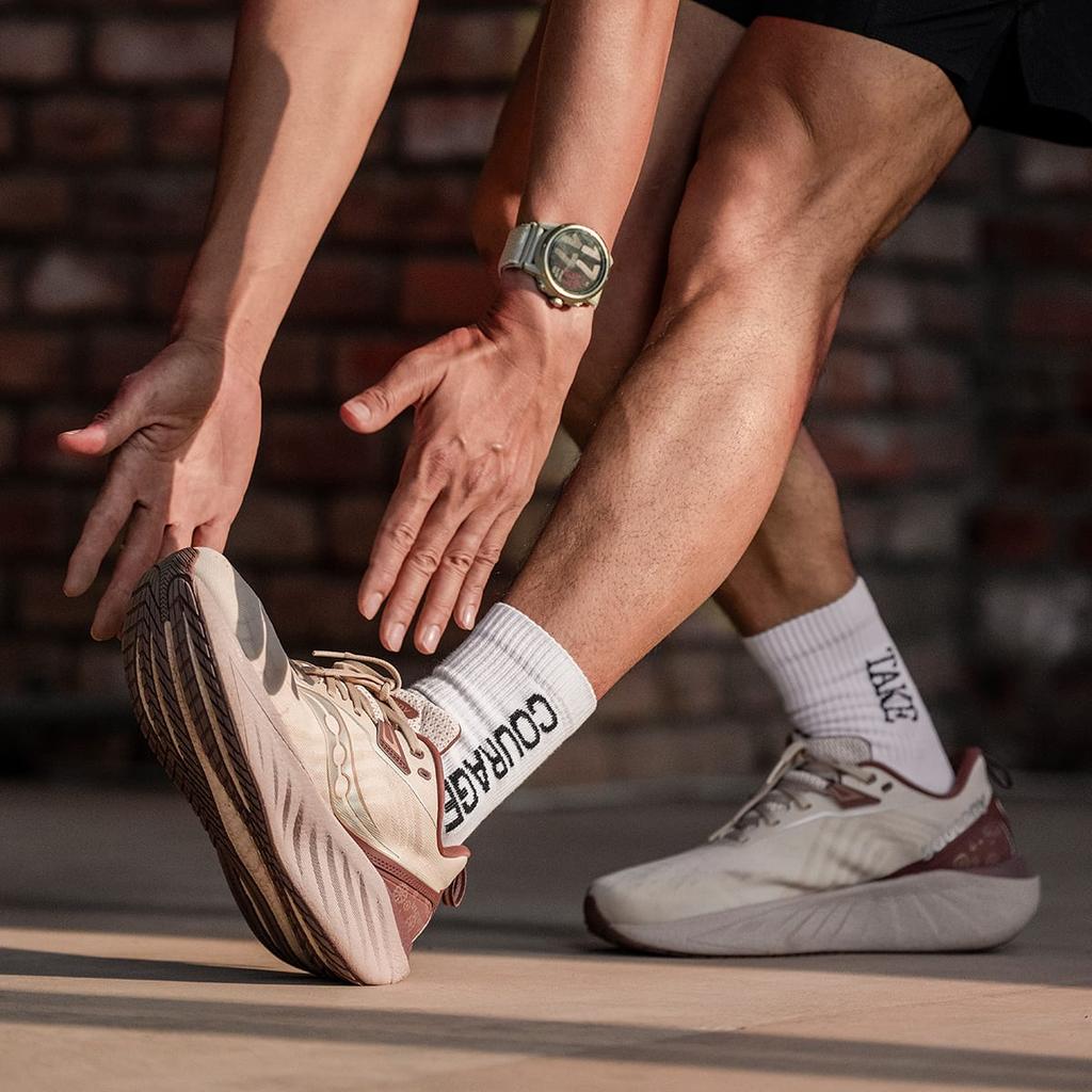 SAUCONY TRIUMPH Victory 22 Scarpe da Corsa in Tessuto Unisex Marrone Cachi S20964-500