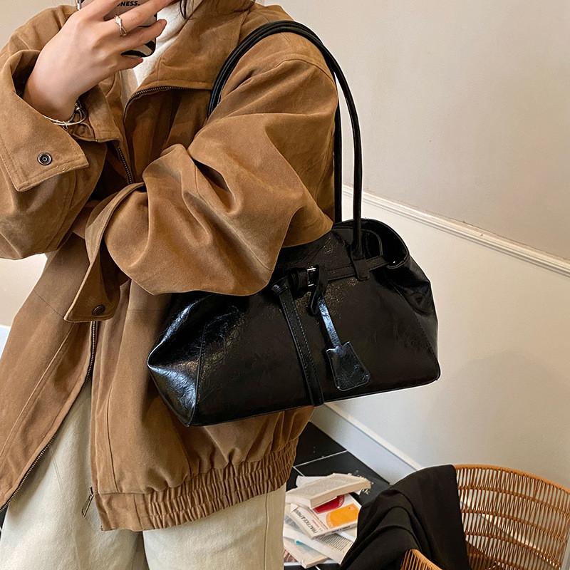 Vintage Style Womens Crossbody Bag Crafted From Pu With Zippered Inner Storage