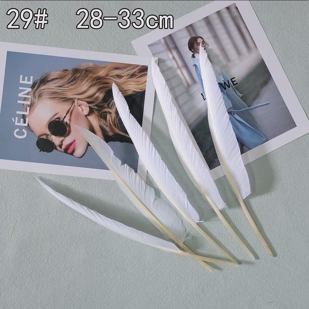 Weiße Feder Kollektion: DIY Handgemachte Bekleidungsaccessoires mit Gänse- und Truthahnfedern