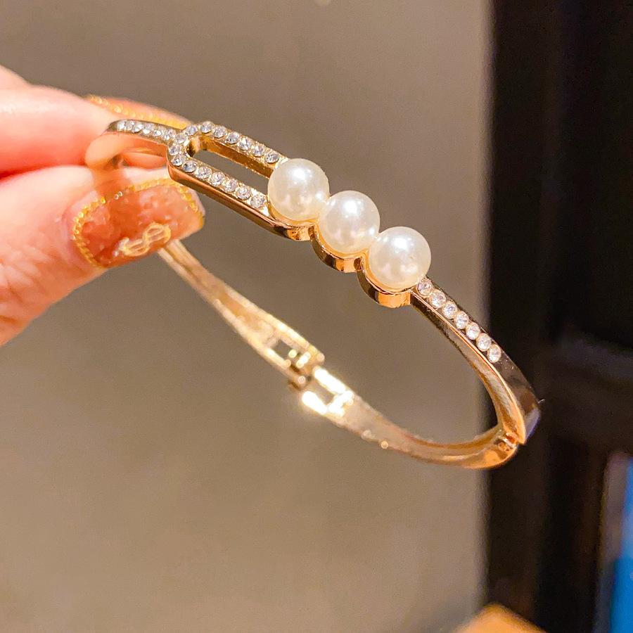 Браслет-цепочка с крестом, жемчугом и бриллиантами: Элегантные, Универсальные, Ретро Ручные Украшения для Женщин