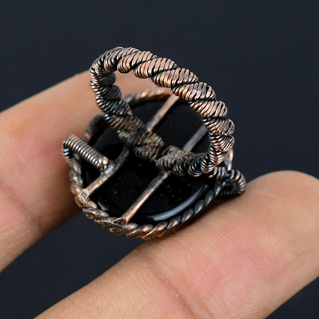 Anel de joia feito à mão com fio de cobre e pedra preciosa de ônix preto para presente