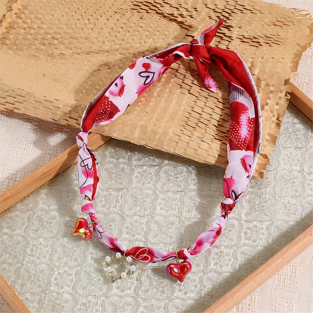 Delicate Fabric Chain Necklace Versatile Floral Heart Accent Soft Silk Blend Materials Casual Party Wear