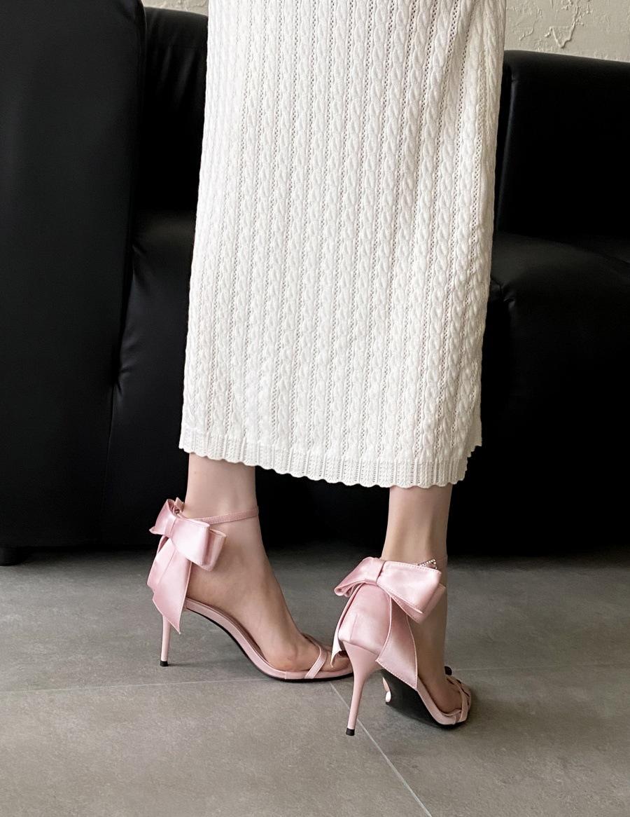 

Интернет-знаменитости супер горячее слово с сандалиями женская летняя одежда 2025 новые сексуальные шпильки высокие каблуки с открытым носком римские сандалии 40 розовый