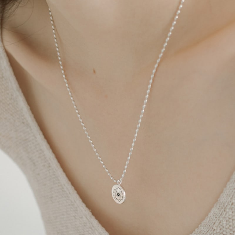 Pinaf Round Poppy Necklace