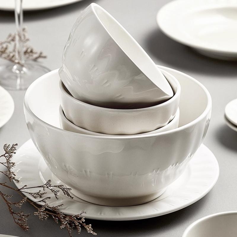 Minimalist Porcelain Dinnerware Set Textured Ceramic Plate Bowls Eco-Friendly Glazed Complete for Daily Dining Restaurant Use