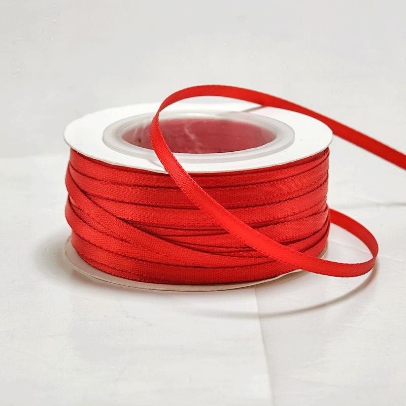

Тонкие ленты 3 мм Гладкие плотно сплетенные полиэстеровые ленты Упаковочный материал для подарочных пакетов 45 meters красный