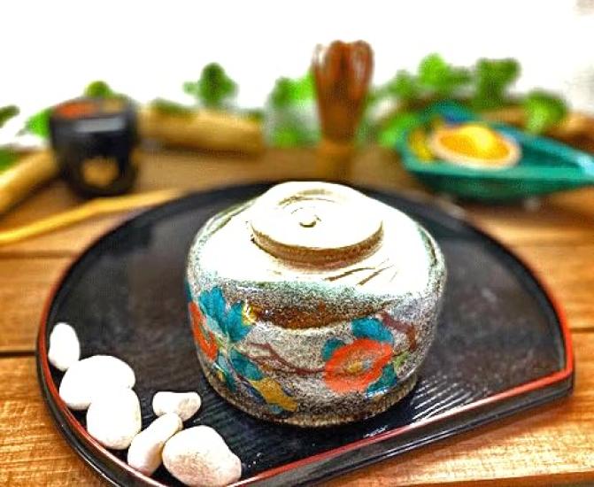Hyakukaen Kutani Matcha Bowl with Camellia and Ceramic Birds,