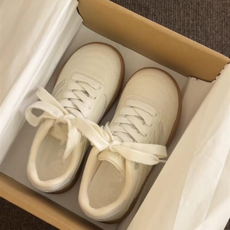 2025 new niche design thick baseplate shoes women's spring campus breathable little white shoes versatile chic moral training shoes