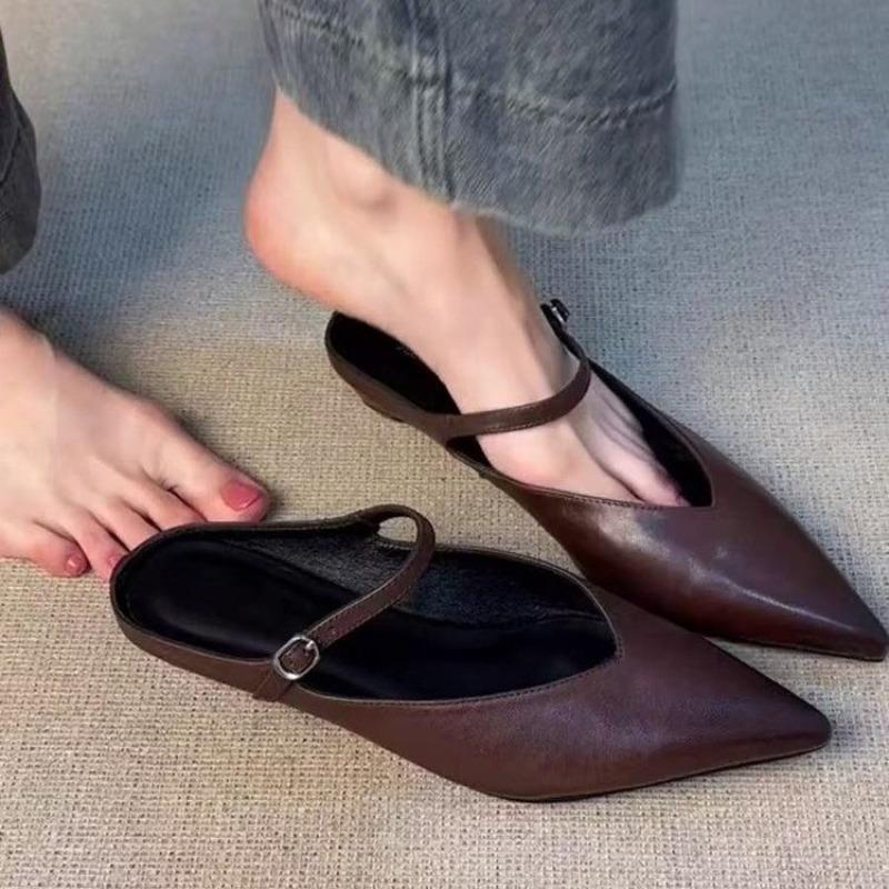 Fashion 2025 Summer New Closed Toe Women's Slippers Fashion Buckle Pointed Toe Low Heel Sandals Outdoor Casual Daily Dress Slippers
