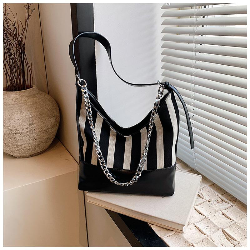 

Casual contrasting color large-capacity bag women s fashion commuter shoulder bag tote bucket bag work bag чёрный