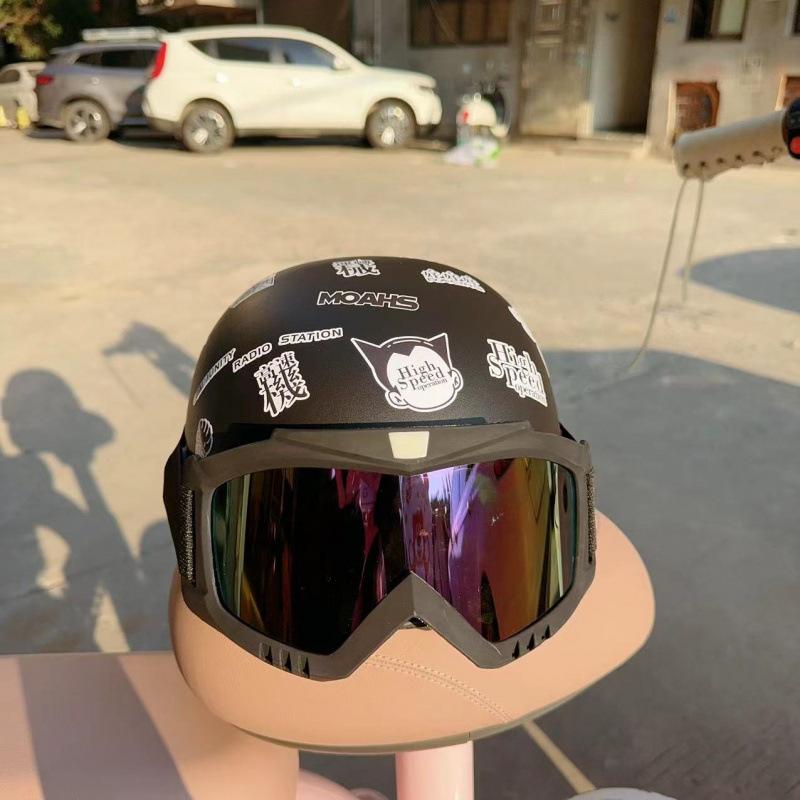 Electric Motorcycle Men's Ski Riding Four Seasons Universal Helmet Helmets