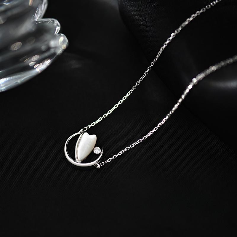 Muschel Blütenblatt Mond Halskette, Leichter Luxus, Hochwertiges Gefühl, Sanftes Temperament, Nischen Schlüsselbeinkette Halsschmuck