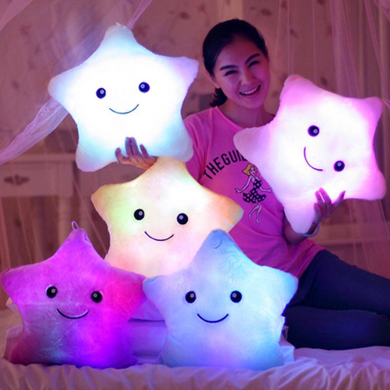 Siebenfarbiges musikalisches Stern Leuchtplüschtier Kissen