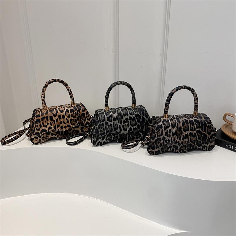 Niche design leopard print bag spring new trendy fashion shoulder bag personalized creative shoulder bag women