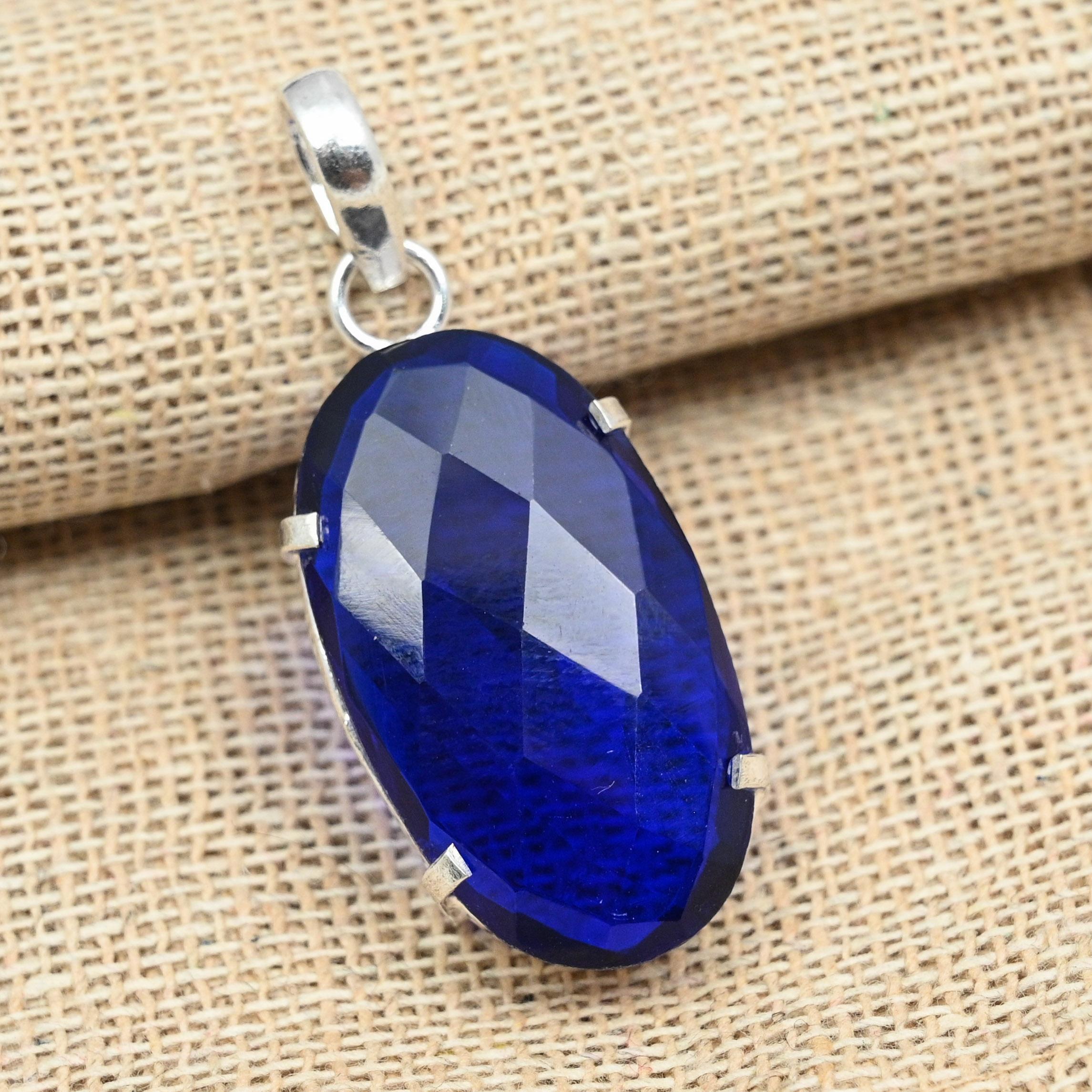 

Ограненный синий сапфировый драгоценный камень, созданный в лаборатории ручной работы из стерлингового серебра 926 пробы, ювелирный кулон 1.77 Inches синий