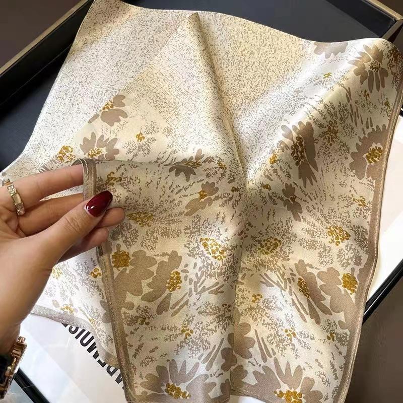 Bandanas Quadratisch 100% Seide Schal Damen Mädchen Stirnband Accessoires Taschentuch Halstuch Haarschal Modedruck Halstücher