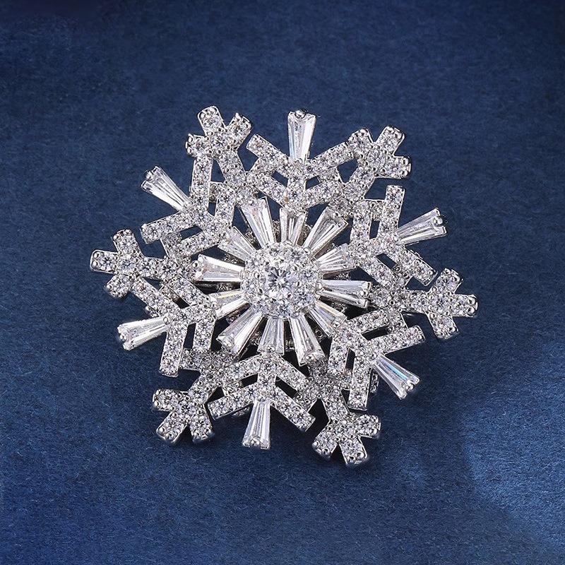 Luxurious and Auspicious Brooch High-end Women's Exquisite Rotating Snowflake Brooch Niche Design Sense Corsage Suit Accessory