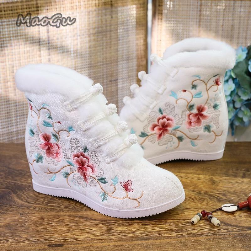 Chinese Style Embroidered Floral Cotton Boots Wedges Heel Women's Fur Winter Warm Ankle Snow Shoes Comfortable Bottines Size 35