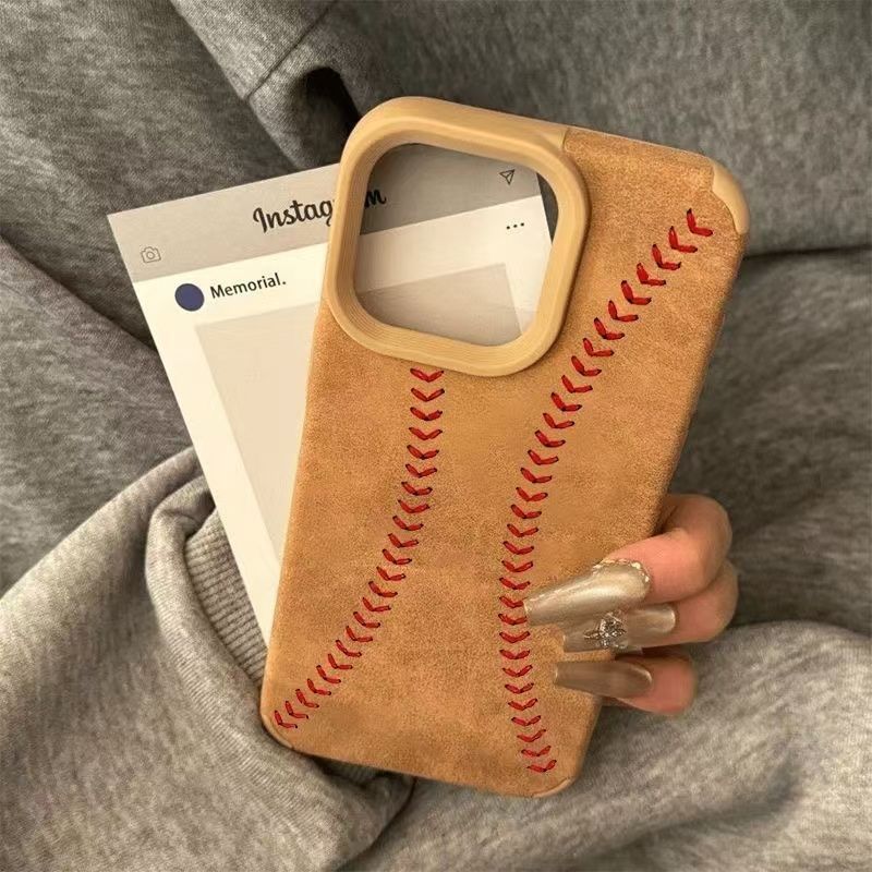 Retro Brown Large Hole Leather Baseball Suitable for Apple 16promax Mobile Phone Case 14 New IPhone 15 Cartoon
