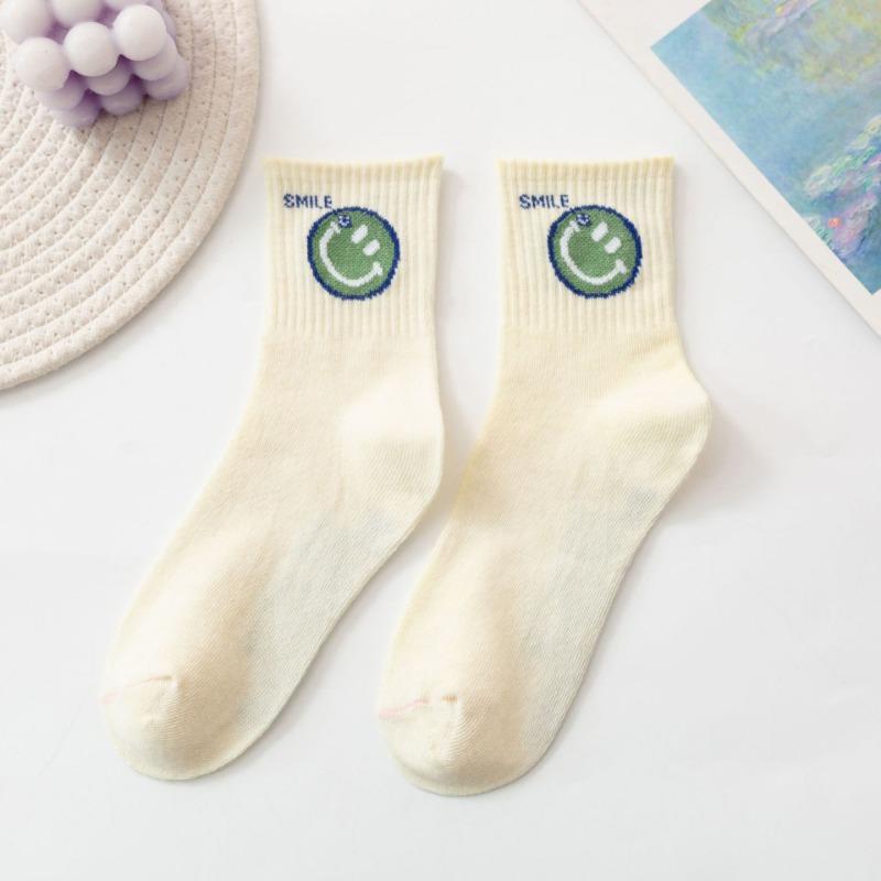 10 Pairs of Female Autumn and Winter Personality Letter Smiley Face Sports Tube Socks