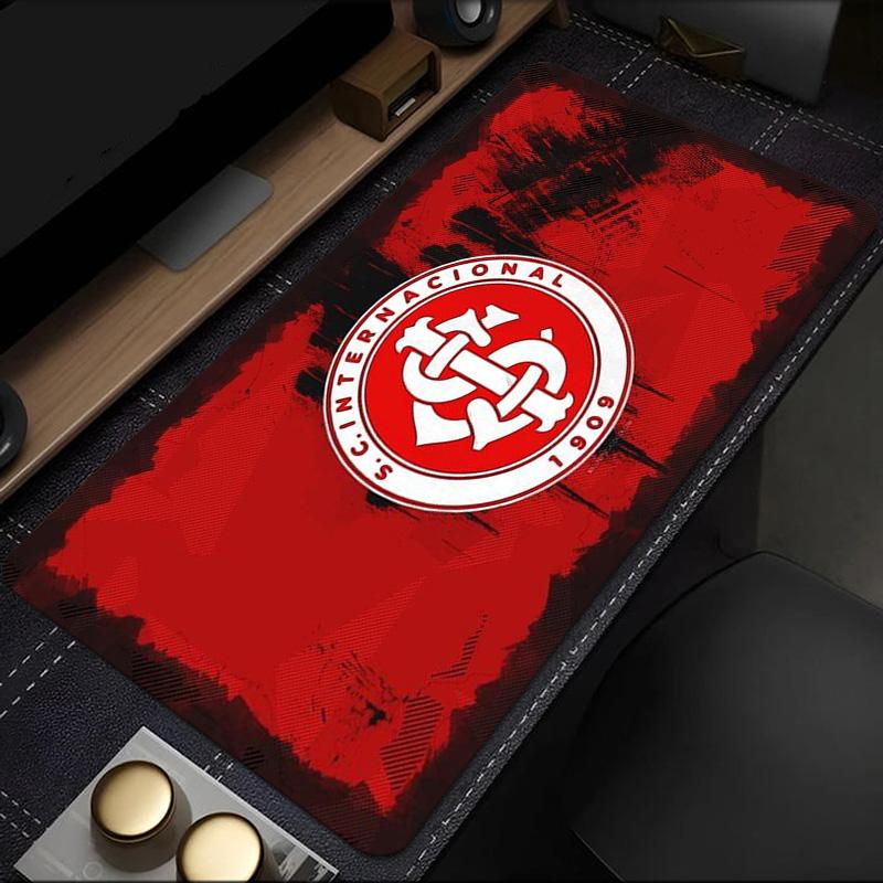 Sc Internacional Crest mouse pad, rubber base, esports desk mat, mouse pad for gamers and office use, gaming desk , easy to clean mat