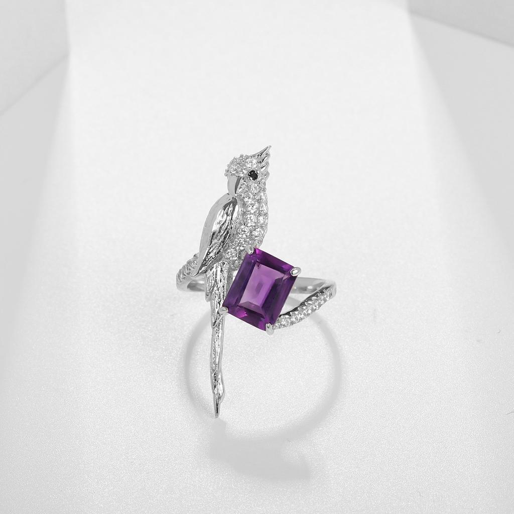 Originaler Designer-Ring mit natürlichen Edelsteinen der Spitzenklasse. S925-Silber im Vogeldesign mit eingelegtem Ring aus natürlichem Amethyst.
