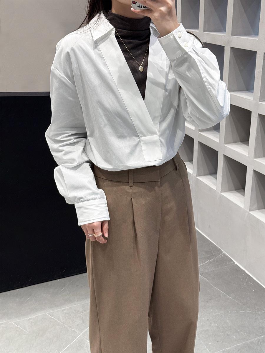 

PLUS SUTOWN Women s Retro V-Neck Pure Cotton Shirt - Wide Curved Hem, Loose Fit, Early Autumn 2025 Collection M (45-50 kg)