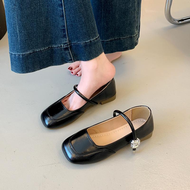 French Retro Shallow Mouth Flat Sole Shoes Women's 2025 New Autumn Skirt Fashion High Sense Mary Jane Shoes