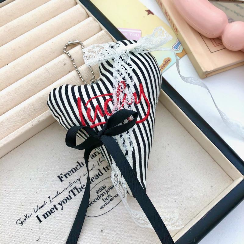 

Кавайные кружевные брелоки-бантики Плюшевые с набивкой Вышивка букв Сердечки Брелок для ключей Автомобиль Сумка Подвеска Подвесные украшения Декор Подарок чёрный