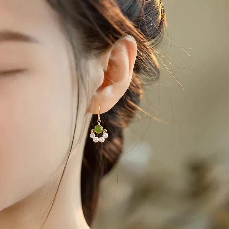 

Hetian Jade Pearl Earrings Retro Design Niche Style Fancy Ear Hook 2023 New Arrival Best Selling Accessible Luxury Ear Rings Gold Pair