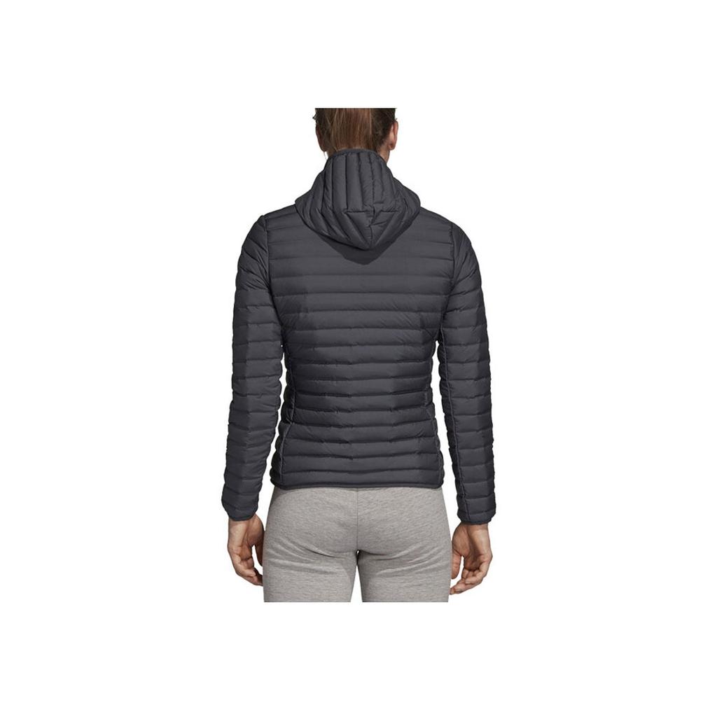 adidas Tkaná zimní outdoorová péřová bunda s dlouhým rukávem a potiskem loga s písmeny Unisex svrchní oděv Černá CY8735