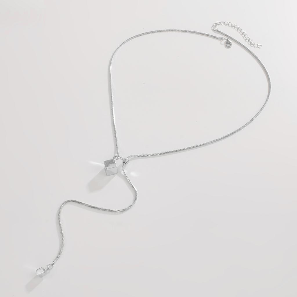 Light Luxury Snake Chain Adjustable Necklace Fashionable Y2K Pearl Heart Pendant Long Neckpiece