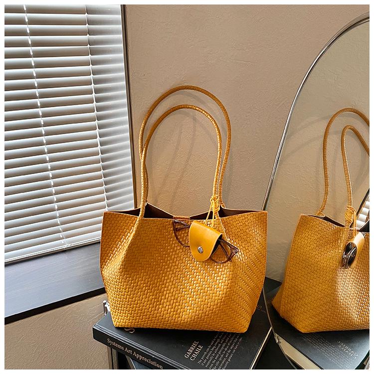 Versatile Woven Texture Women's Tote Bag 2026 - Large Capacity, High-End Casual Handbag