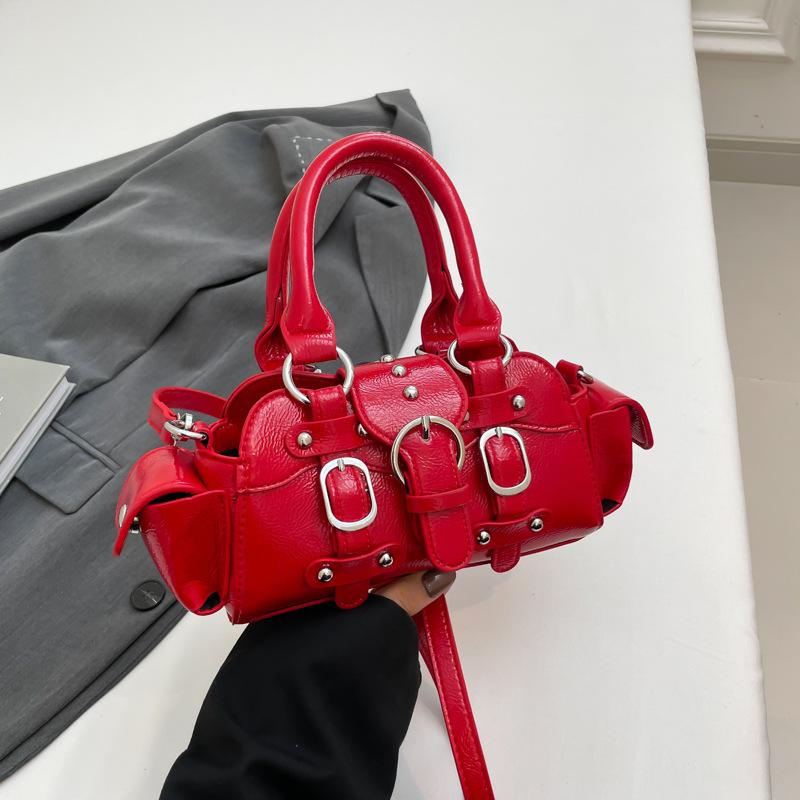 Spice girl locomotive wind handbag women's 2025 spring and summer new fashion rivet bag niche shoulder oblique span bag