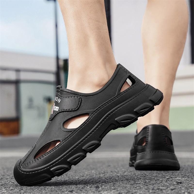 Summer new men's hole shoes breathable light hollowed out mountaineering wading thin sandals soft sole comfortable travel shoes