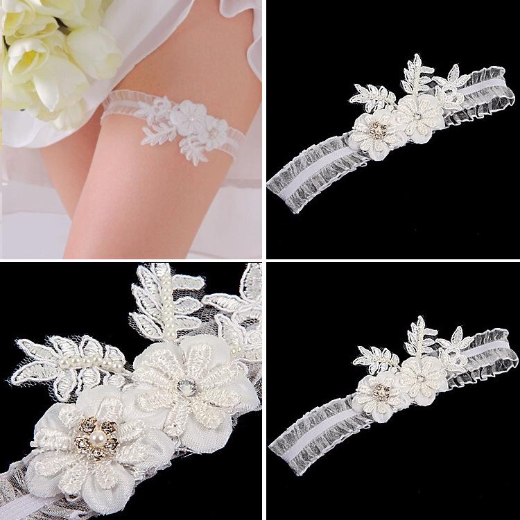 Western Wedding Bride Garter with Lace Floral Applique Decoration