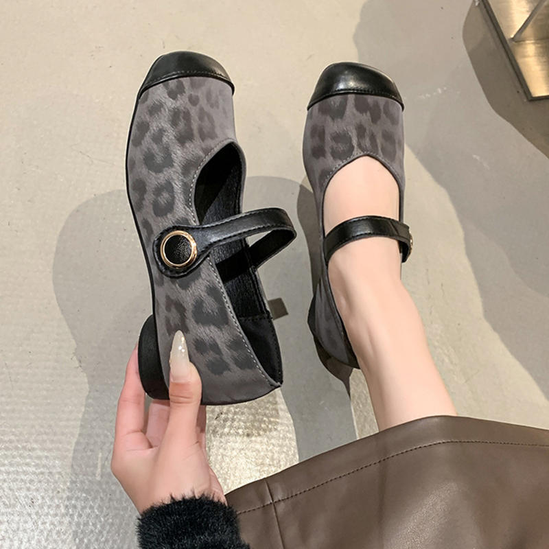 Retro Leopard Print One-word Buckle with Diagonal Head Low Heel Mary Jane Shoes 2025 New Flat Shoes Comfortable Light Mouth Single Shoes