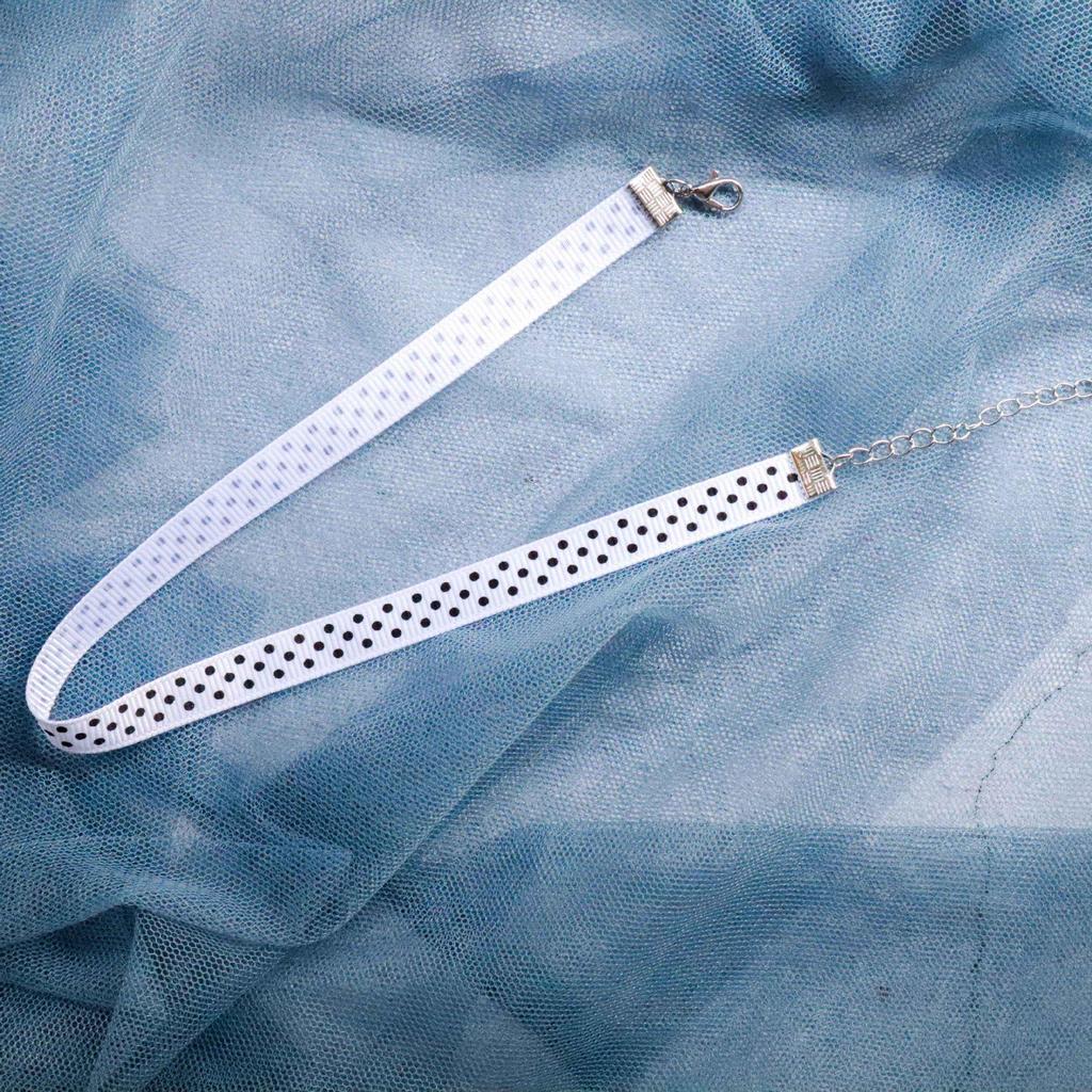 Weihnachts-Herzanhänger Choker-Halskette für Damen – Weiße Schlüsselbeinkette mit Nischendesign