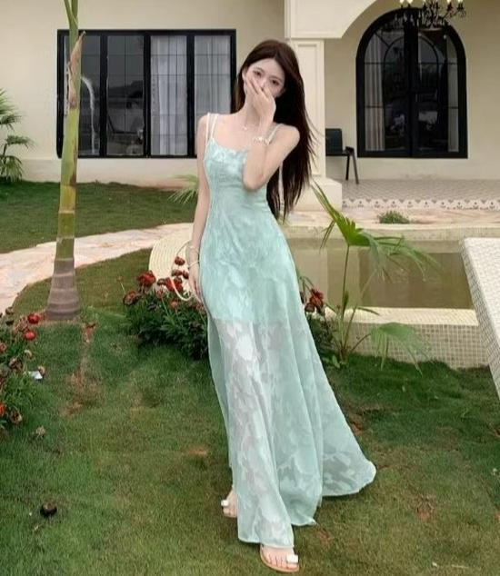 Seaside Resort Mint Green Spaghetti Strap Dress - Women's 2026 Summer Waist-Cinching Long Gown