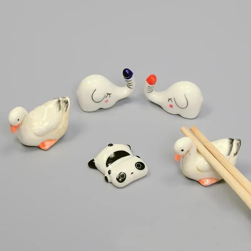1pc Ceramic Cute Chopstick Holder Tableware Japanese Style Underglaze Restaurant Simple Oval Spoon Bracket Utensil for Kitchen
