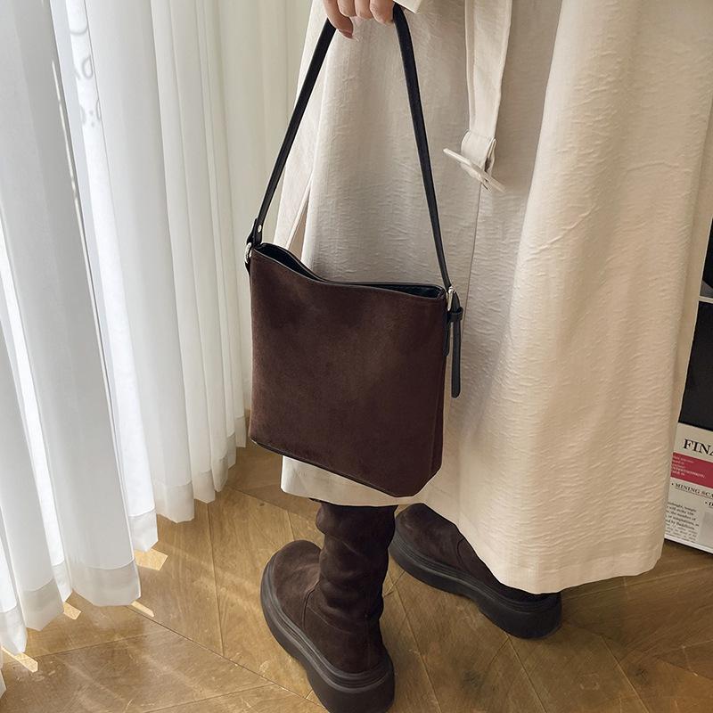 2025 Retro Große Kapazität Einzelne Schulter Crossbody Rucksack für Damen - Herbst/Winter Mode