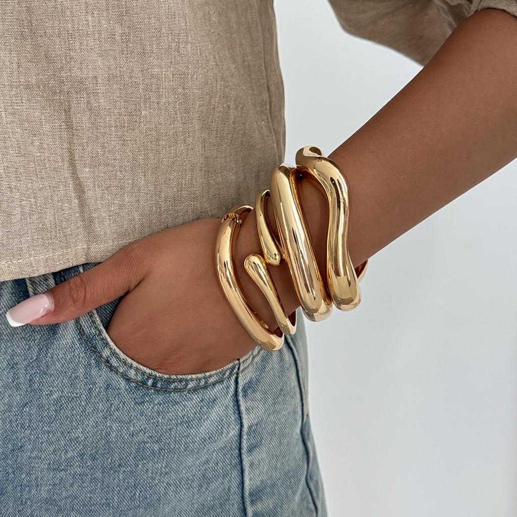 Punk Style Metal Smooth Water Drop Bracelet, Fashionable Irregular Wave Spring Open Bracelet