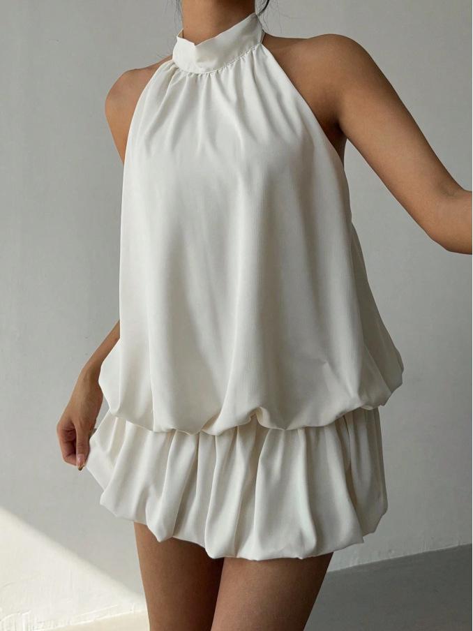 Scharfes Mädchen Neckholder Crop Top mit Rückenschnürung & Flauschiges kurzes Rock Set