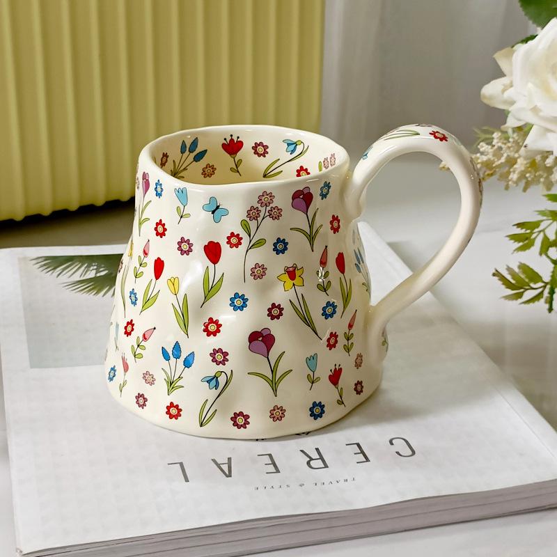 

Mug High-End Light Luxury Cartoon Flower Ceramic Cup Large Capacity High Value Coffee Cup Hand Pinch Pattern Water Cup 600ML