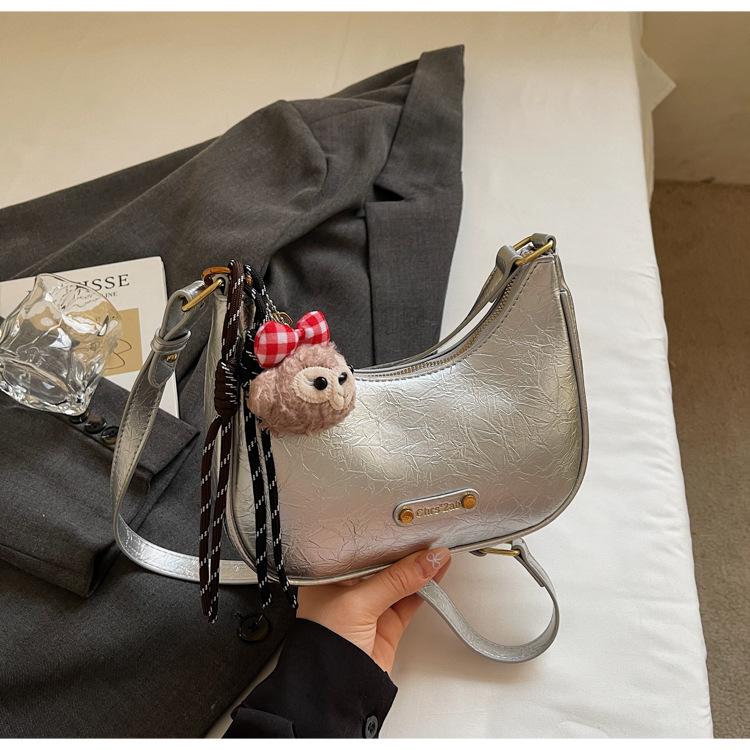 Underarm bag women's autumn and winter 2025 new fashion niche design shoulder messenger bag high-end women's dumpling bag