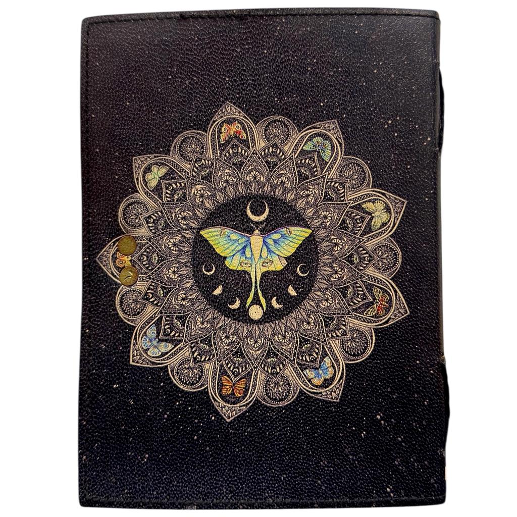 Hindro Księga Czarów Dziennik Cieni z Zamkiem Vintage Ręcznie Robiony Ćma Księżycowa Motyl Morpho Magia Pogańska Wiccański Codzienne Użycie x 5 Zapięcie, Skóra, Nadruk,