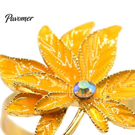 Metal Napkin Ring 5Pcs Rings, Maple Leaf Design Holders, Waterproof Anti-Oxidation Decorative Rings for Wedding Banquets And Restaurants Reusable