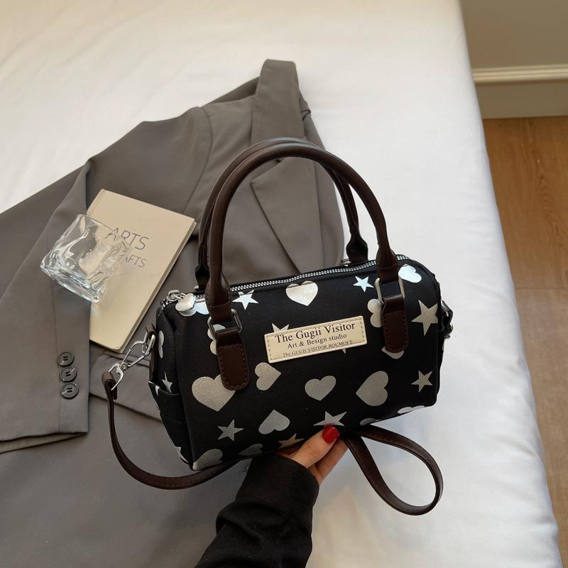 

Сумка-подушка Commuter Boston Женская 2025 Новая с принтом Контрастная сумка кроссбоди Модная повседневная сумка на плечо чёрный