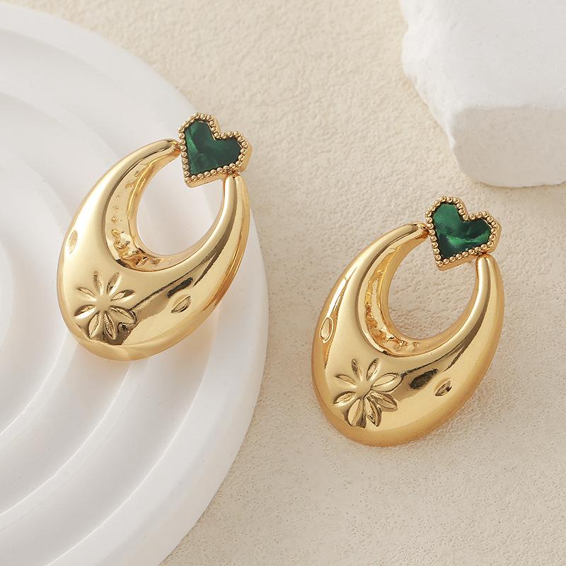 

Модные серьги-подвески для женщин зелёный