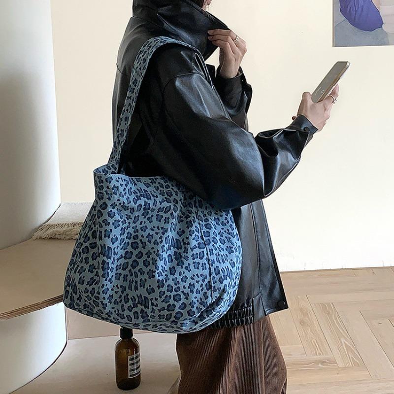 Vintage leopard print canvas bag fashionable niche versatile shoulder underarm bag large capacity commuter tote bag